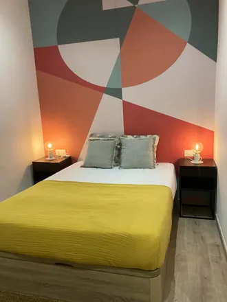 Rent this 1 bed room on Carrer de Viladomat in 137, 08001 Barcelona