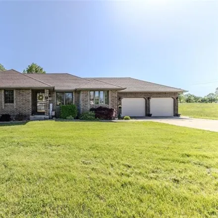 Buy this 4 bed house on 206 La Cross Street in Lebanon, MO 65536