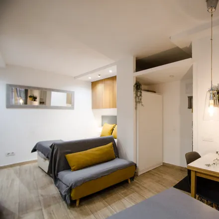 Rent this studio apartment on Carrer d'en Giralt el Pellisser in 4, 08003 Barcelona