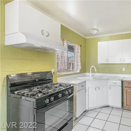 Image 7 - 4600 Fulton Place, Las Vegas, NV 89107, USA - House for sale