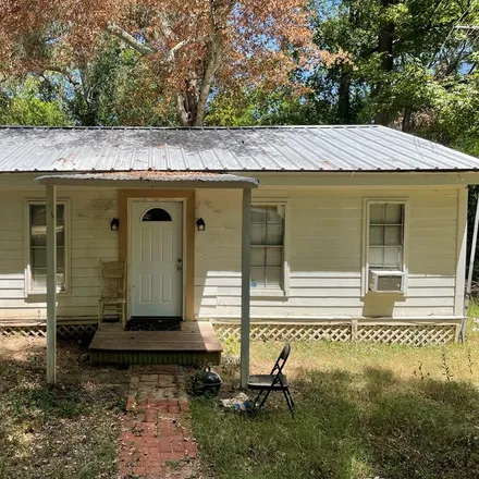 Buy this 2 bed house on 980 North 10th Street in Crockett, TX 75835
