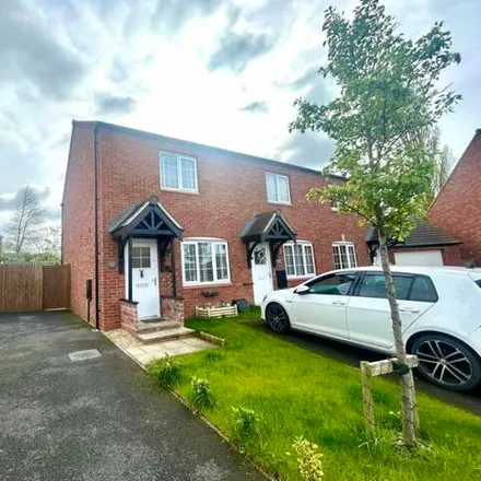 Buy this 2 bed townhouse on Clover Lane in Ashby-de-la-Zouch, LE65 2UX