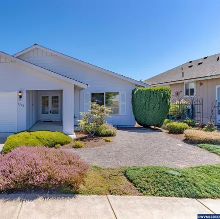 Buy this 2 bed house on 3208 Oakcrest Drive Northwest in Salem, OR 97304