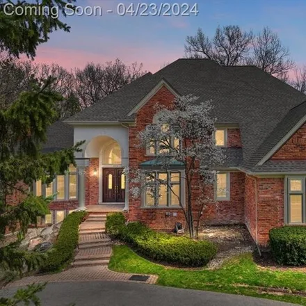 Buy this 5 bed house on 2353 Heronwood Drive in Bloomfield Hills, MI 48302
