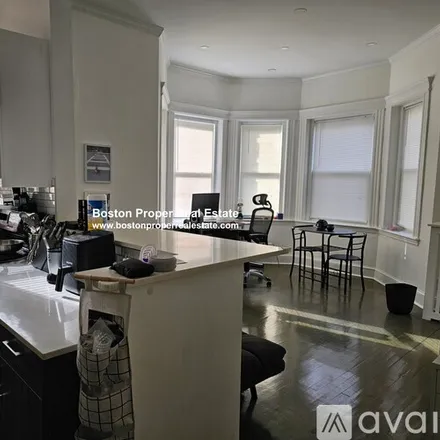 Rent this 1 bed apartment on 98 Queensberry St