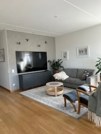 Rent this 3 bed condo on Centralvägen in 184 31 Åkersberga, Sweden