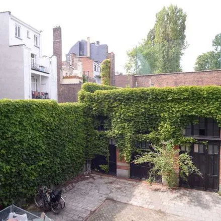Rent this 1 bed apartment on Avenue Auguste Rodin - Auguste Rodinlaan 5 in 1050 Ixelles - Elsene, Belgium