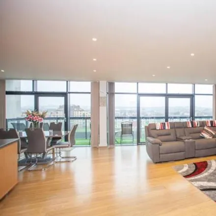 Rent this 2 bed room on Lancefield Quay in Glasgow, G3 8JN
