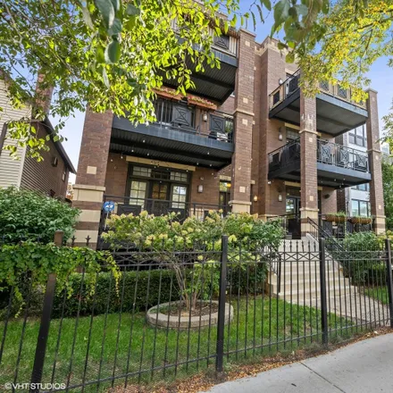 Image 1 - 735-741 West Diversey Parkway, Chicago, IL 60657, USA - House for sale