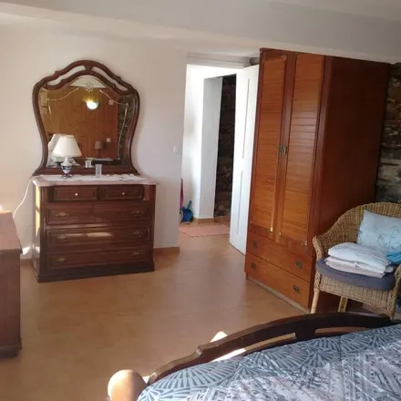 Rent this 3 bed townhouse on 3305-143 Côja e Barril de Alva
