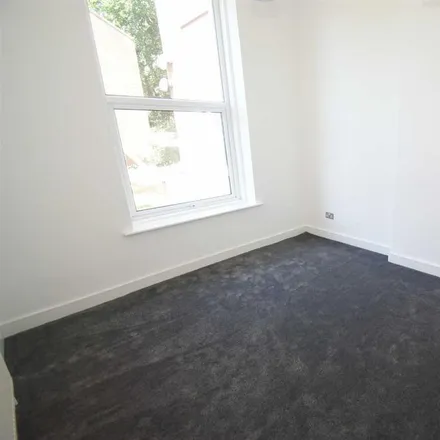 Image 6 - Ivy Garth, Leeds, LS7 4LY, United Kingdom - Apartment for rent