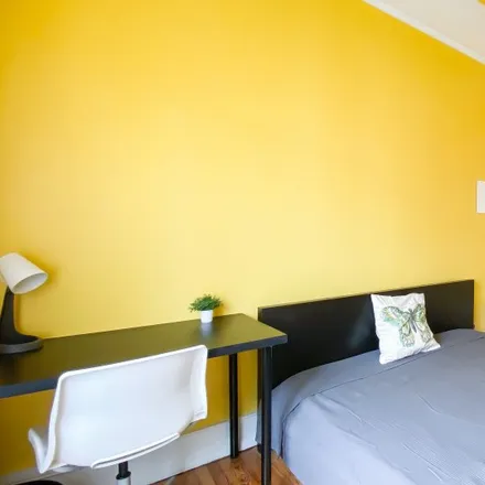 Rent this 7 bed room on Casa de Bolos in Avenida António Augusto Aguiar 88C, 1050-018 Lisbon