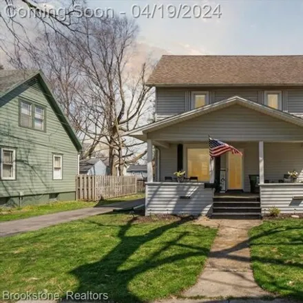 Buy this 3 bed house on 470 West Crane Street in Howell, MI 48843