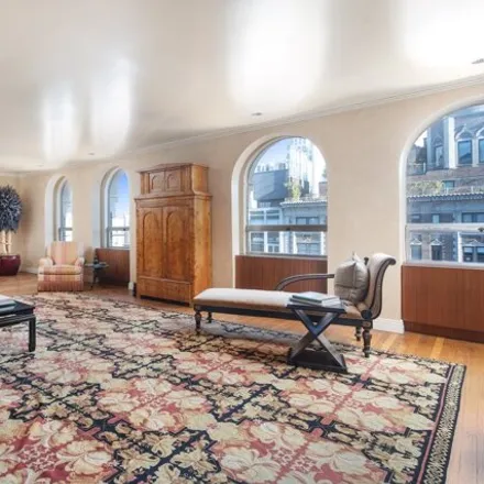 Image 2 - 75 East 81st Street, New York, NY 10028, USA - Apartment for sale