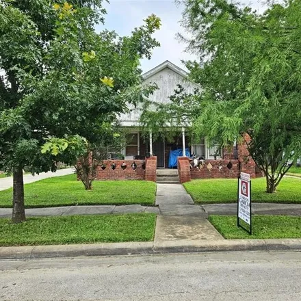 Buy this 2 bed house on 5279 Lindsay Street in Houston, TX 77023