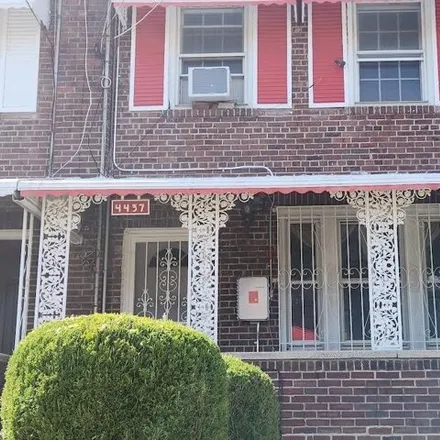Rent this 3 bed house on 4437 Byron Avenue in New York, NY 10466