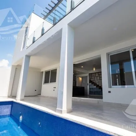 Buy this 4 bed house on Avenida Puerto Cancún in 77525 Cancún, ROO