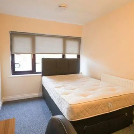 Rent this 5 bed apartment on 1 Mayes Close in Norwich, NR5 9AR