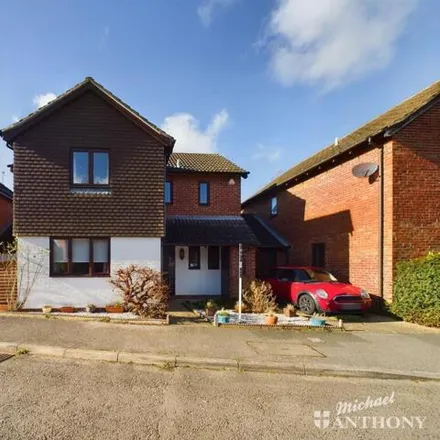 Buy this 4 bed house on Wheelwrights in Weston Turville, HP22 5QS