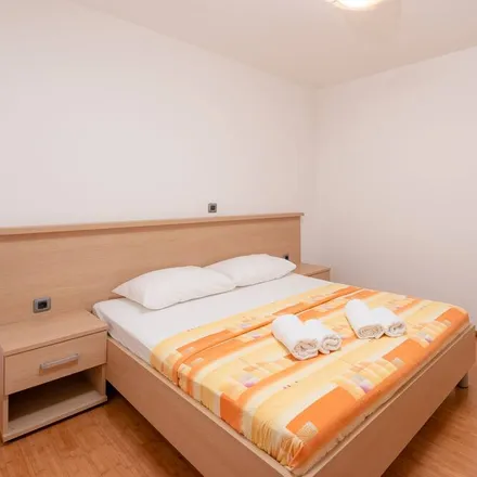 Image 5 - 21325 Tučepi, Croatia - Apartment for rent