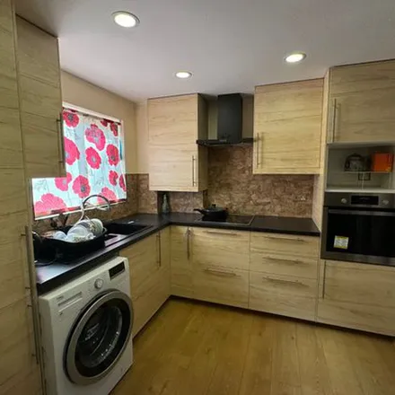 Rent this 3 bed apartment on Lower Rainham Road in Gillingham, ME7 2WJ