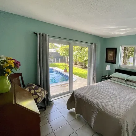 Rent this 3 bed house on Oakland Park in FL, 33329