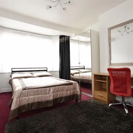 Rent this 2 bed apartment on Hay Lane in London, NW9 0NB