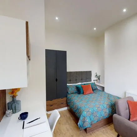 Rent this studio apartment on Clarendon Road in Leeds, LS2 9QD