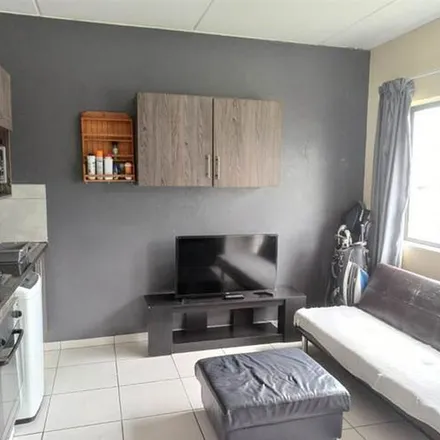 Rent this 2 bed apartment on unnamed road in Crystal Park, Gauteng
