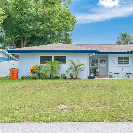 Buy this 2 bed house on 401 4th Street Southwest in Largo, FL 33770
