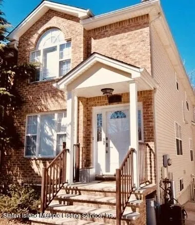 Rent this 3 bed house on 22 El Camino Loop in New York, NY 10309
