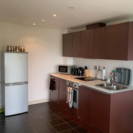 Image 2 - Butetown, CF10 4JD, United Kingdom - Apartment for rent