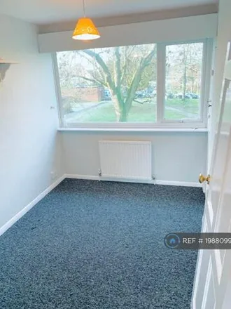 Image 6 - Fairway, Routh Lane, Reading, RG30 4JY, United Kingdom - Townhouse for rent