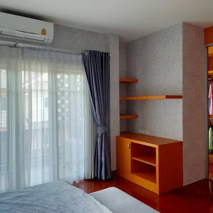 Image 3 - Soi Phatthanakan 32, SENTRE Pattanakarn, Suan Luang District, Bangkok 10250, Thailand - Apartment for rent
