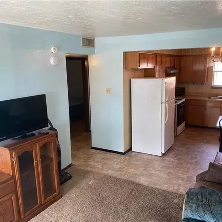 Image 2 - 320 Calhoun Street, Rockdale, TX 76567, USA - Apartment for rent