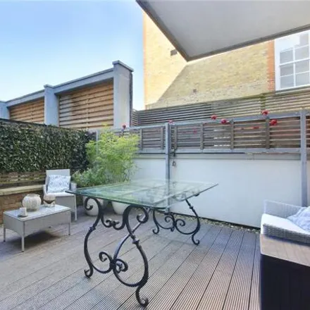 Image 1 - 2A Latchmere Street, London, SW11 5AA, United Kingdom - Apartment for sale