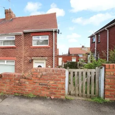 Buy this 3 bed duplex on Greenfield Road in Hoyland, S74 9RB
