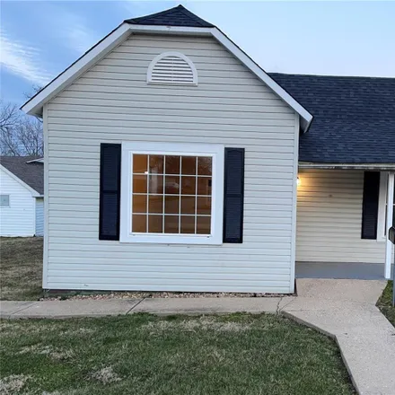 Buy this 2 bed house on 499 West Chestnut Street in Desloge, St. Francois County