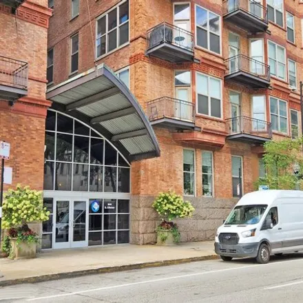 Buy this 2 bed condo on 521 South Jefferson Street in Chicago, IL 60607