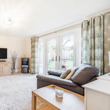 Image 1 - Thirlmere Gardens, London, HA6 2RS, United Kingdom - Townhouse for rent