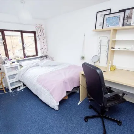 Rent this 5 bed apartment on 6 Kenneggy Mews in Selly Oak, B29 7AQ