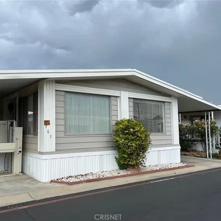 Buy this 2 bed house on Canoga Avenue in Los Angeles, CA 91303