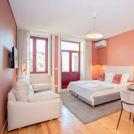 Rent this studio apartment on Porto