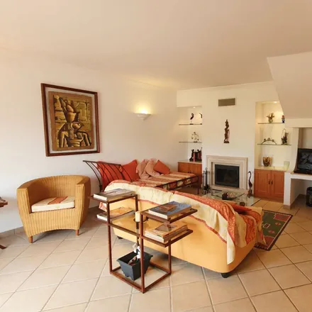 Image 4 - Rua Laura Ayres, 8200-004 Albufeira, Portugal - Apartment for rent