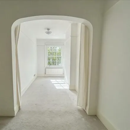 Image 9 - 54 Holland Park, London, W11 3RS, United Kingdom - Apartment for rent