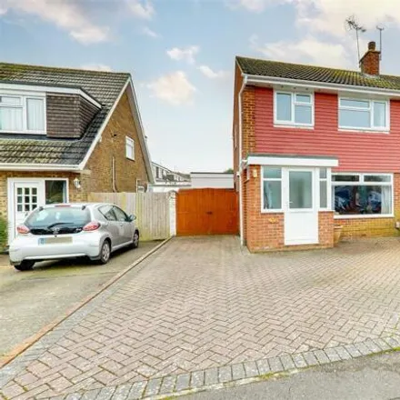 Buy this 3 bed duplex on Patching Close in Boxgrove, Goring-by-Sea