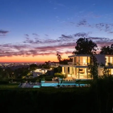 Image 1 - 9315 Beverlycrest Drive, Beverly Hills, CA 90210, USA - House for sale