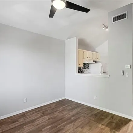 Image 4 - 4411 Guadalupe Street, Austin, TX 78756, USA - Condo for sale