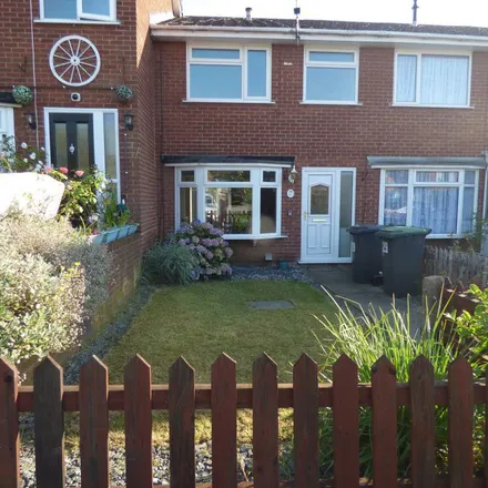 Rent this 3 bed townhouse on 9 Broad Oak Drive in Stapleford, NG9 7AX
