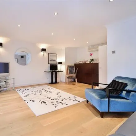 Image 6 - 15 Brightlingsea Place, London, E14 8DB, United Kingdom - Townhouse for rent